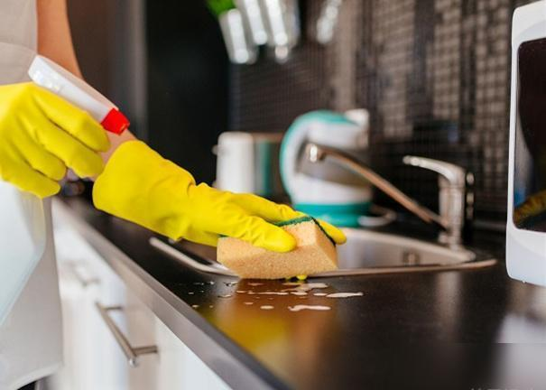 恒溫恒濕試驗(yàn)箱使用應(yīng)該注意些什么(圖6) 維護(hù)和清潔